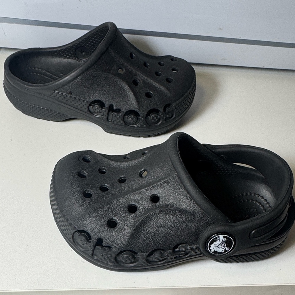CROCS Kids 6C Sandals / Water Shoes - Black Incomplete (Missing Strap)